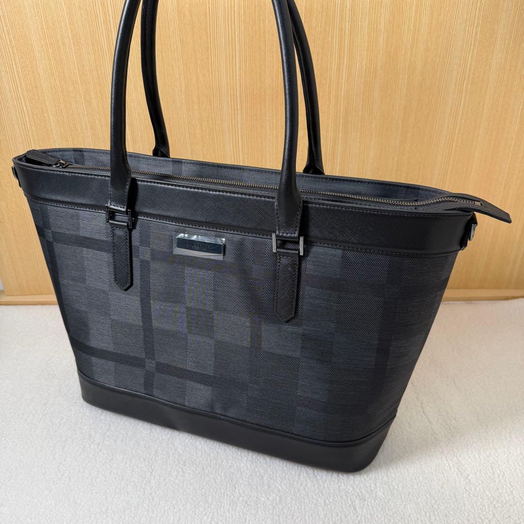 未使用品　ブラックレーベル クレストブリッジ エンボスレザー トートバッグ