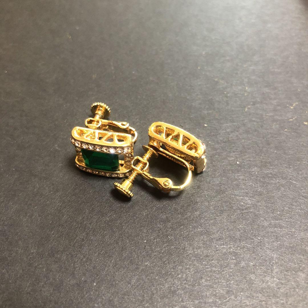 61 62 63 64イヤリング