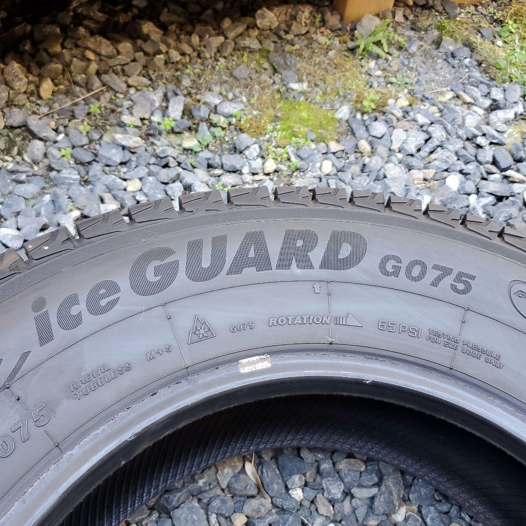 スタッドレスタイヤ ハイエース