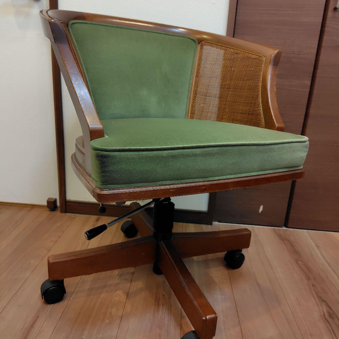 高級グリーンファブリックのデスクチェア