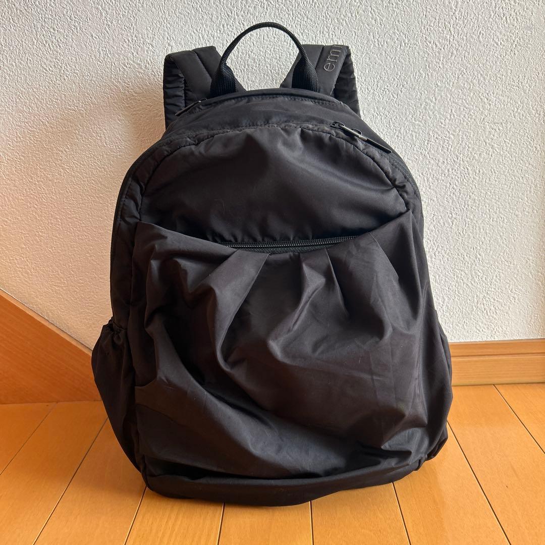【emmi atelier】eco 撥水ミニギャザーボディーバックパック