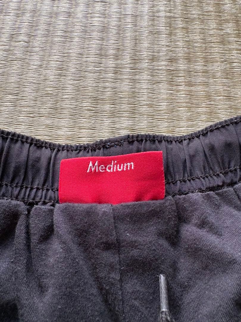 本日限定値下げ！シュプリーム　ナイロンパンツ　Mサイズ