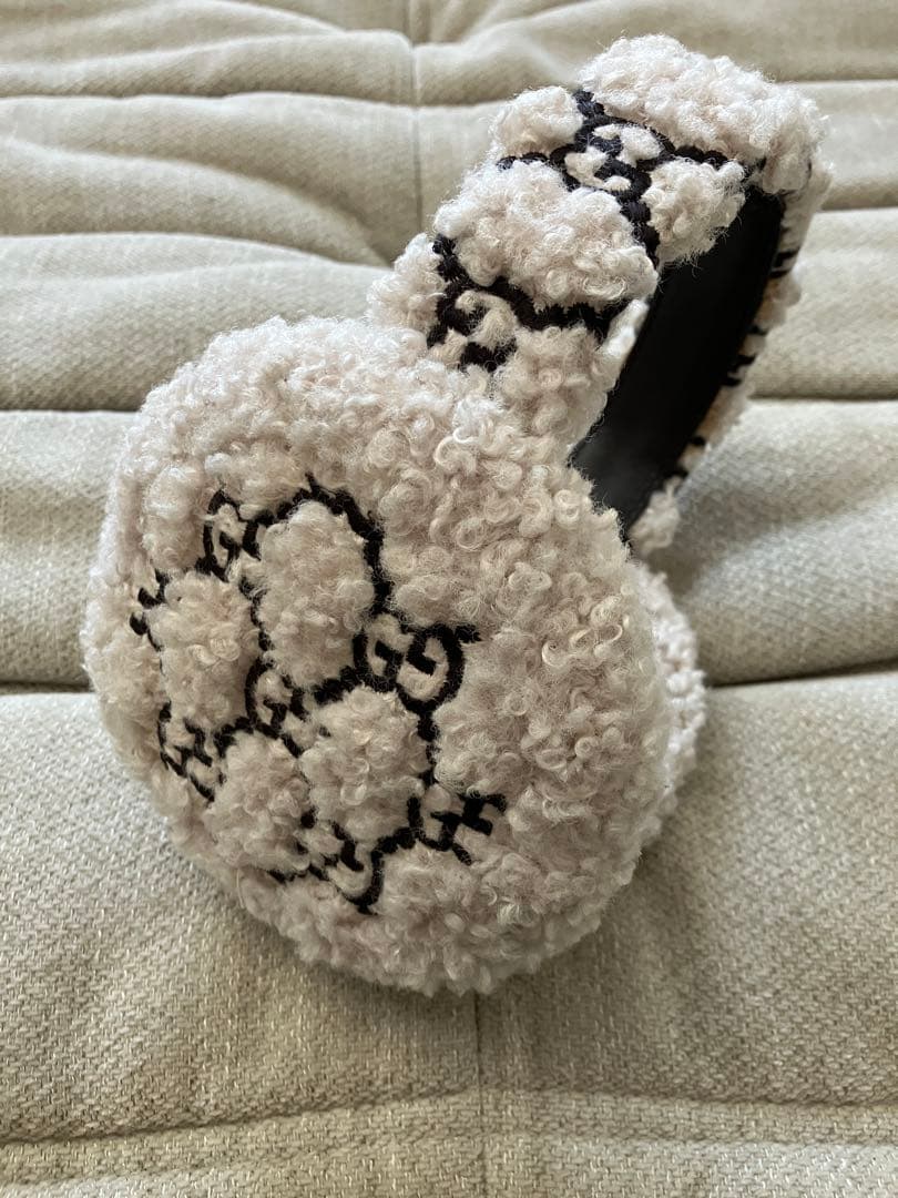 GUCCI GGロゴ イヤーマフ オフホワイト　美品