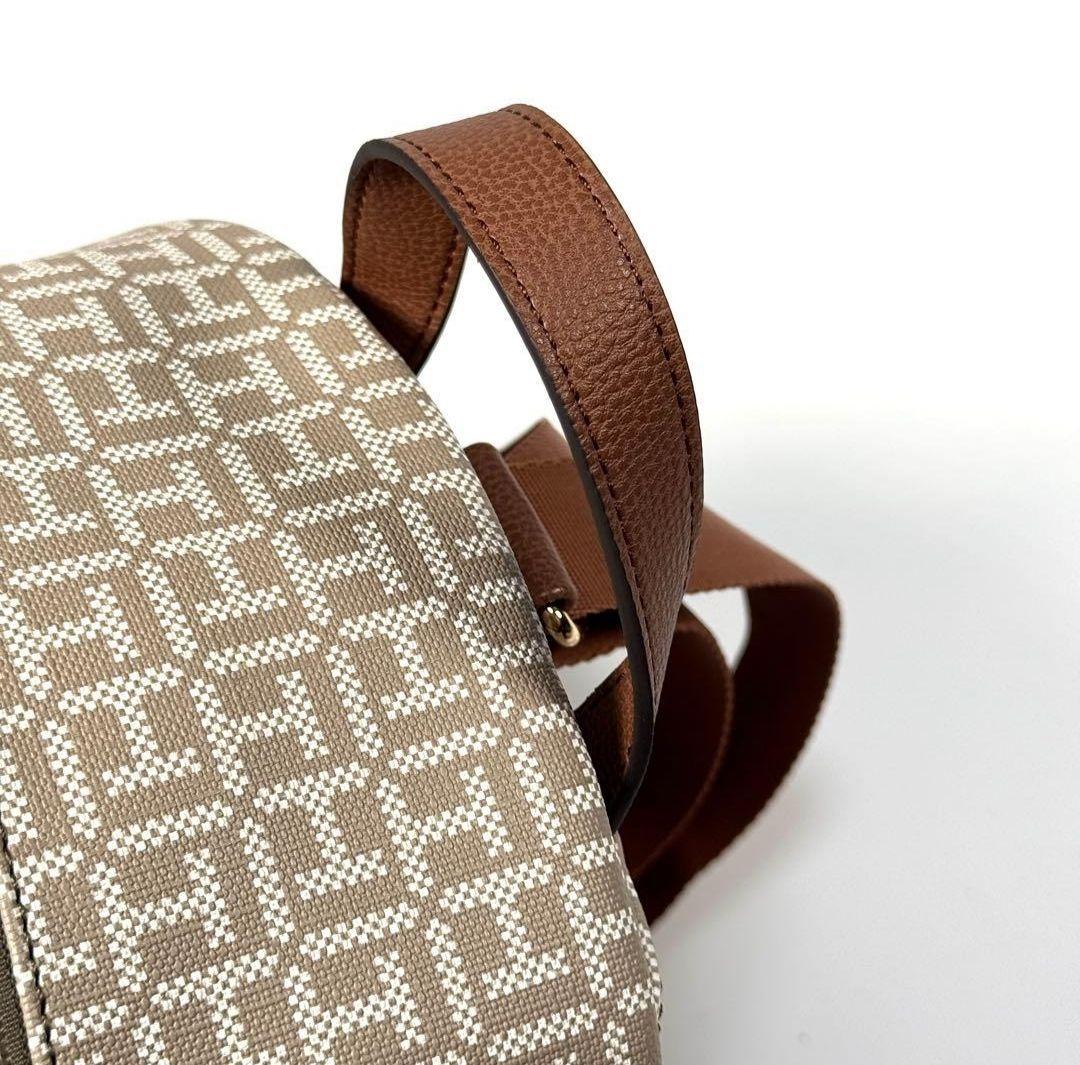 【新品未使用】【可愛いレアデザイン】トミー・ヒルフィガー　リュック　ベージュ