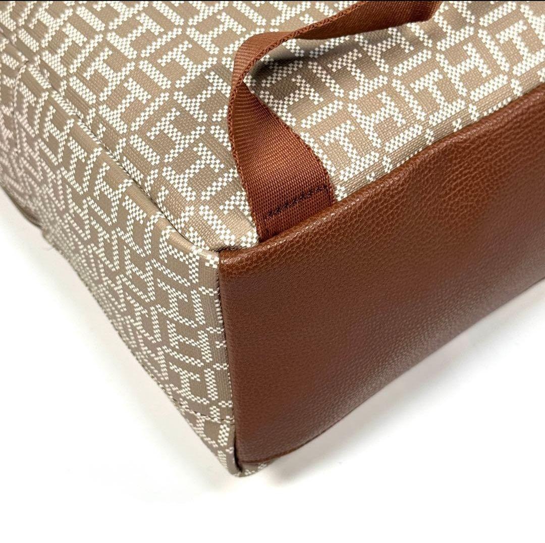 【新品未使用】【可愛いレアデザイン】トミー・ヒルフィガー　リュック　ベージュ