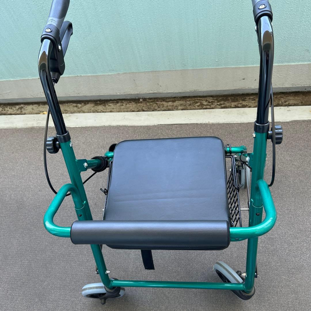 ＜ハーティウォーカー＞緑色の歩行器 クッション付き 説明書付き