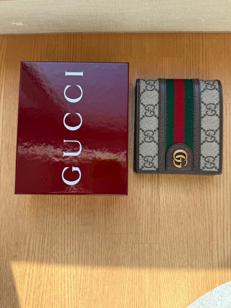 GUCCI 二つ折り財布 GGパターン