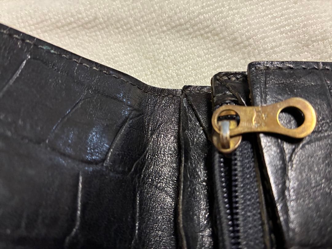 イルビゾンテ　クロコ型押しレザー二つ折り財布