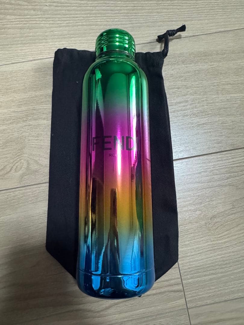 新品未使用　非売品FENDI グラデーション水筒