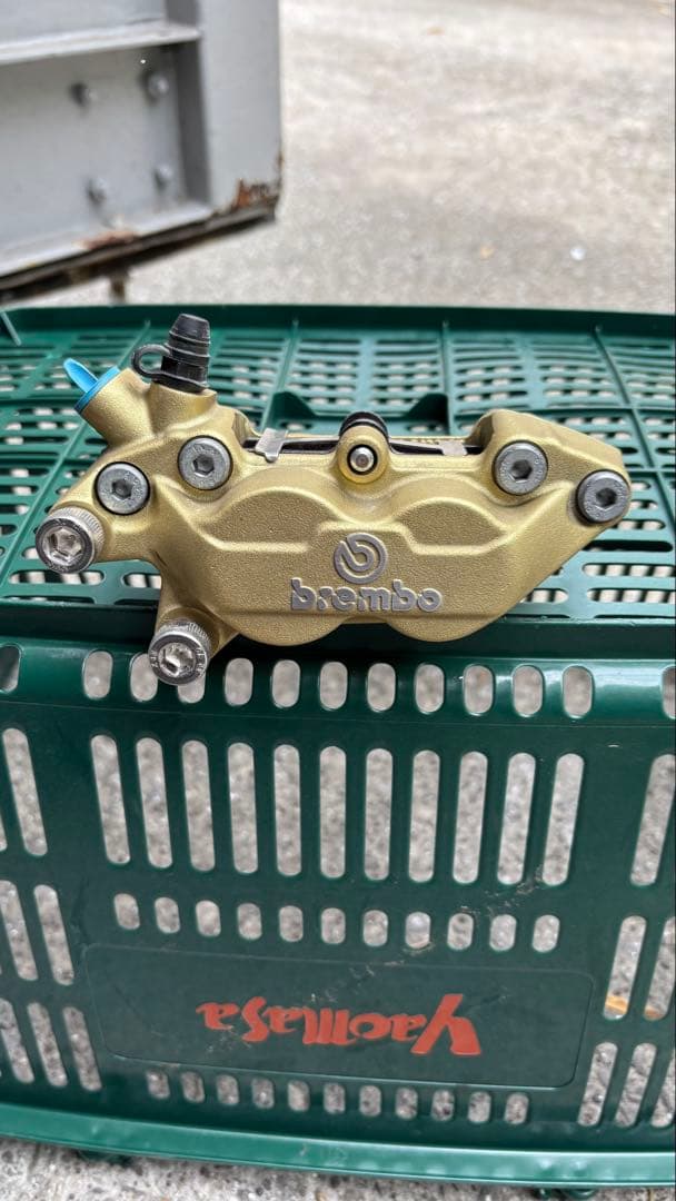 j*e様 brembo ブレンボ　キャリパー