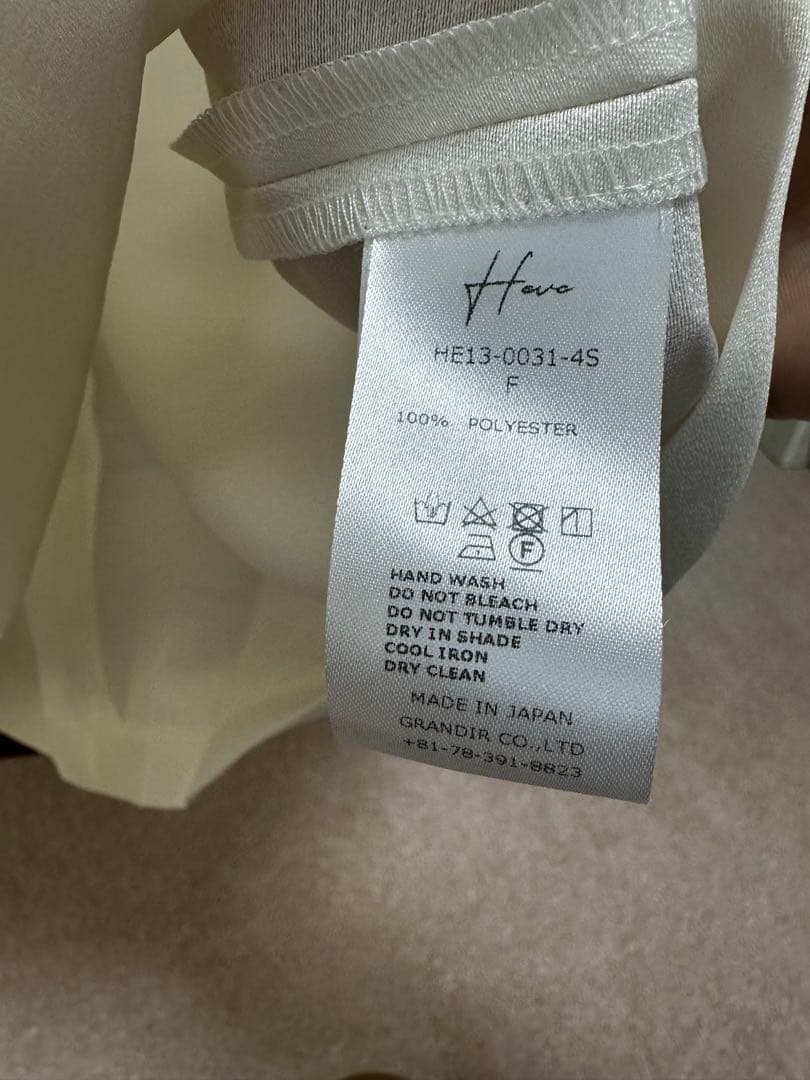 heve へイヴ　シアーバブリーブラウス