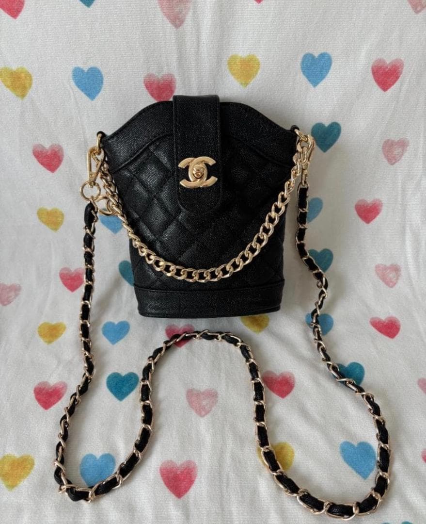 極美品 ブラック キルティング ショルダーバッグ