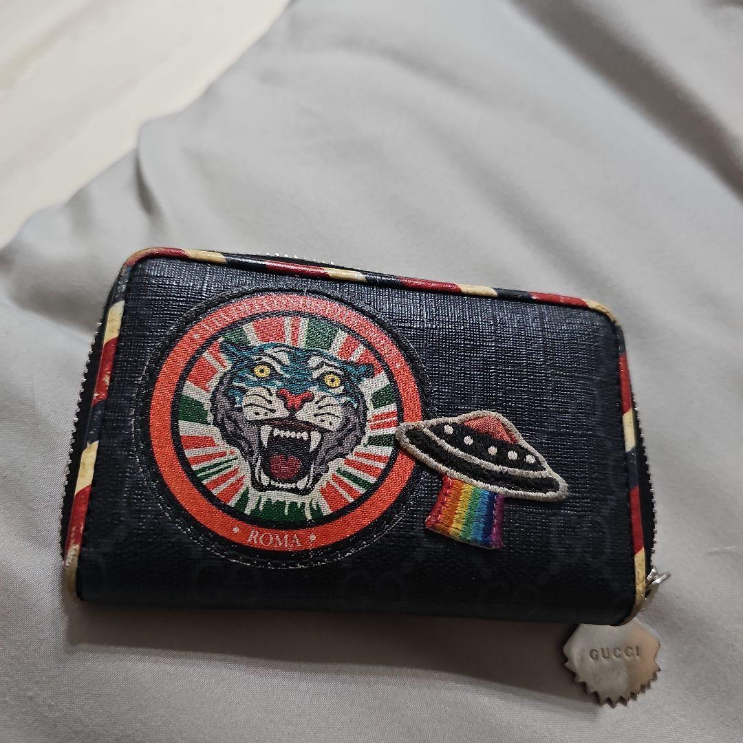 GUCCI ケース 虎と宇宙人刺繍