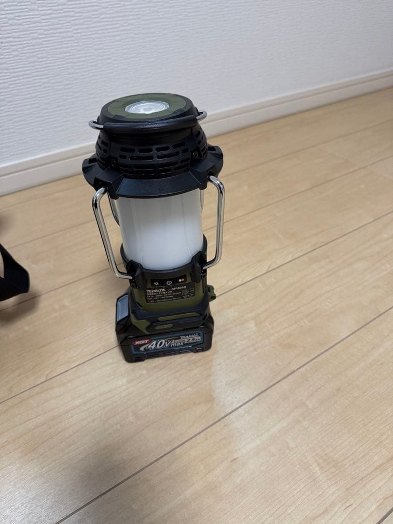 Makita MR008G ランタン マキタ オリーブ　40vバッテリーつき