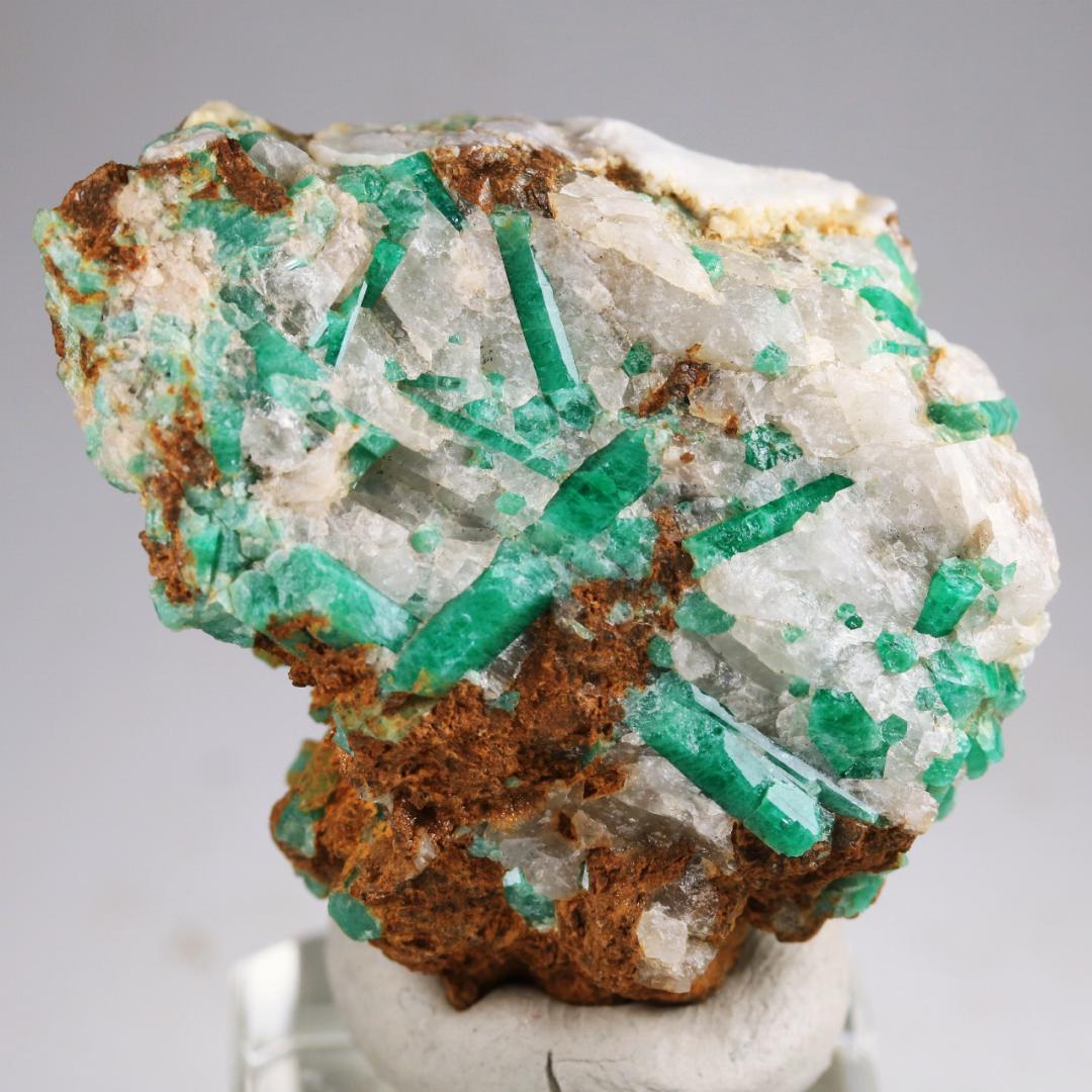 緑柱石 エメラルド ⑨ / アフガニスタン産 / 原石 天然石 翠玉 緑玉