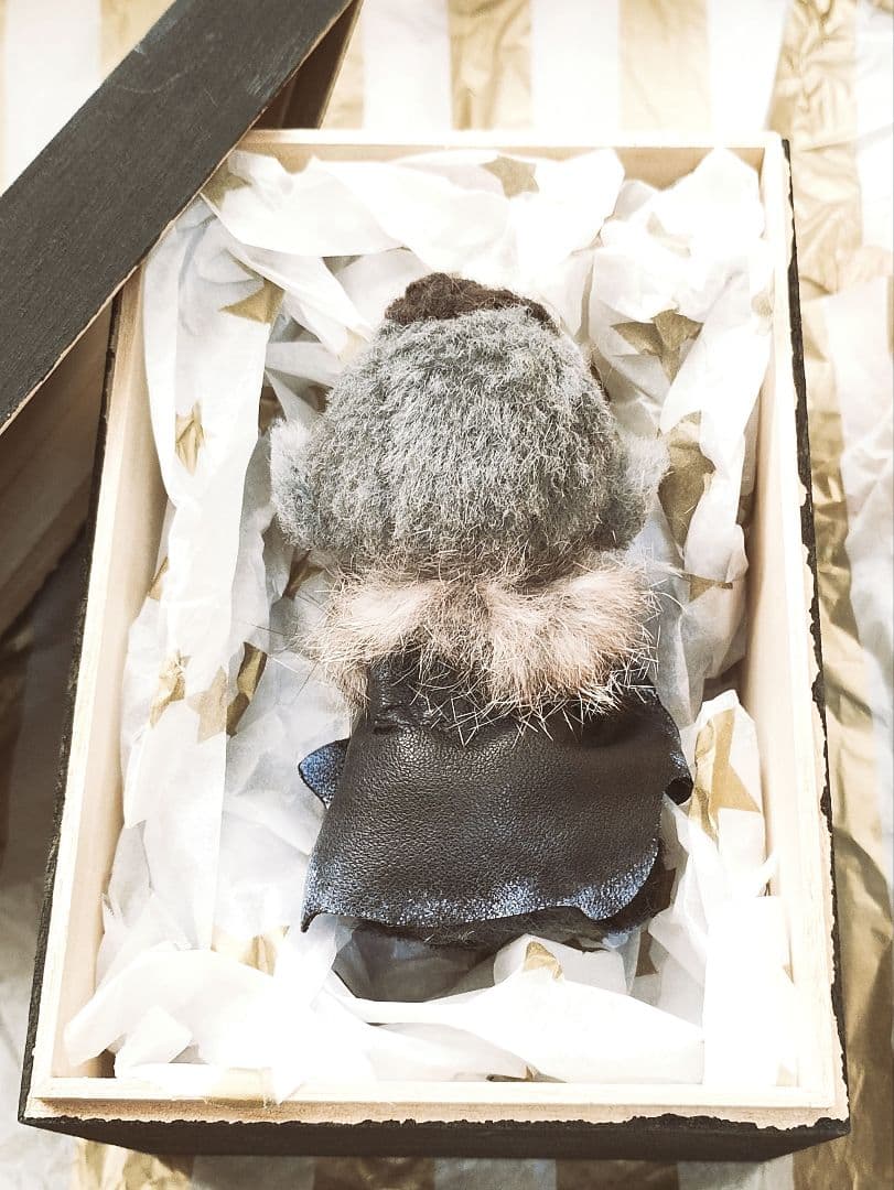 コボリサヤカさん(small∞moat)　ぬいぐるみ「てのひらコウモリ」
