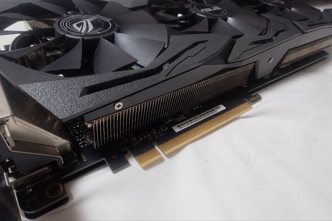 グラフィックボード・グラボ・ビデオカード ASUS ROG STRIX-GTX1080-A8G-GAMING 8GB