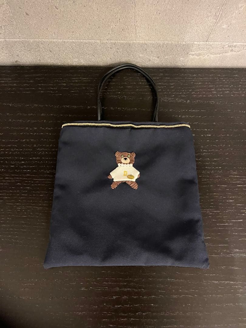 demodeクマ刺繍 ネイビー トートバッグ