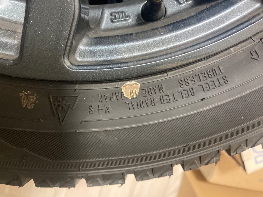 美品155/65R14 アルミホイール付きスタッドレスタイヤ4本セット