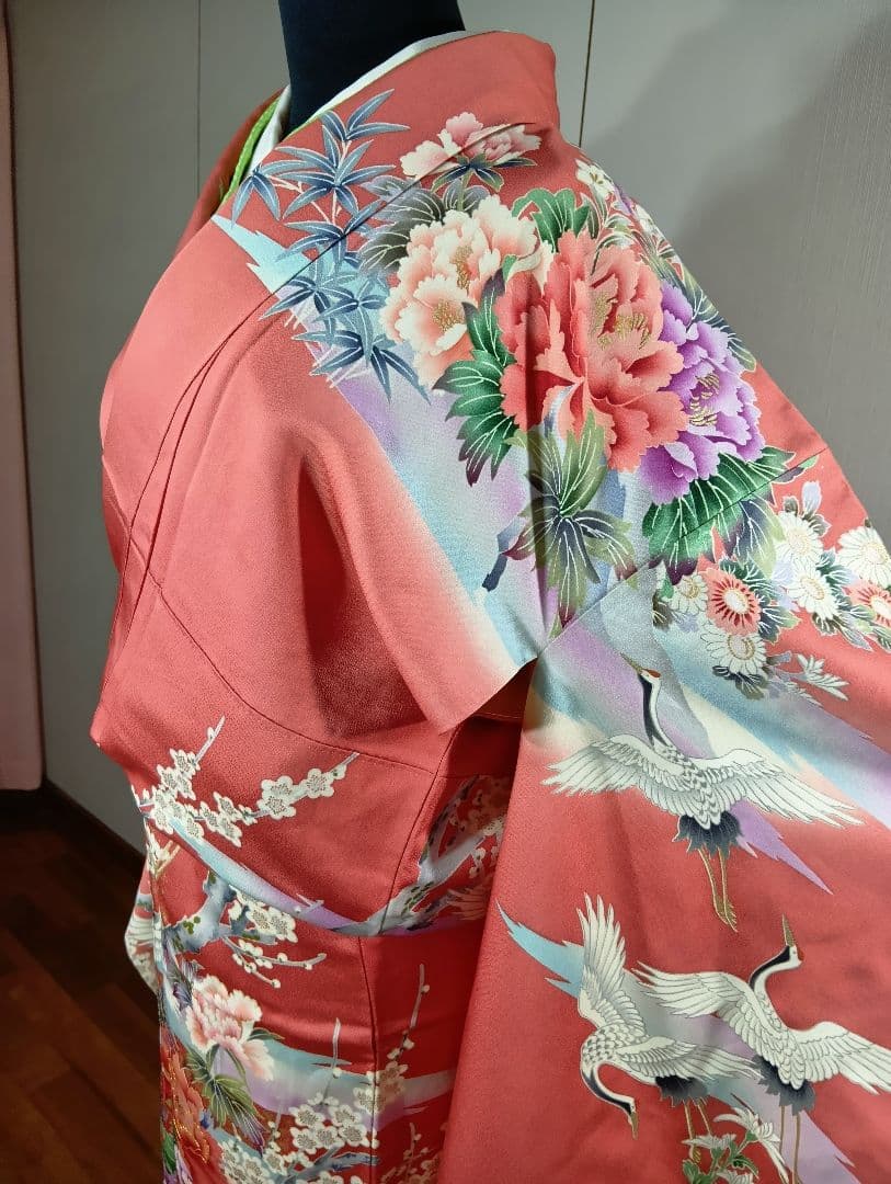 (矢2626m)☆正絹☆振袖 コーラルピンク☆ 花鳥柄晴れ着成人式