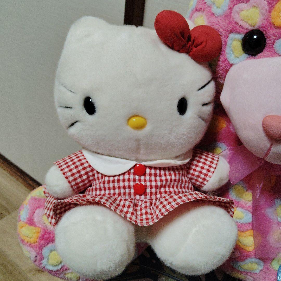 ハート模様のクマとハローキティのぬいぐるみセット
