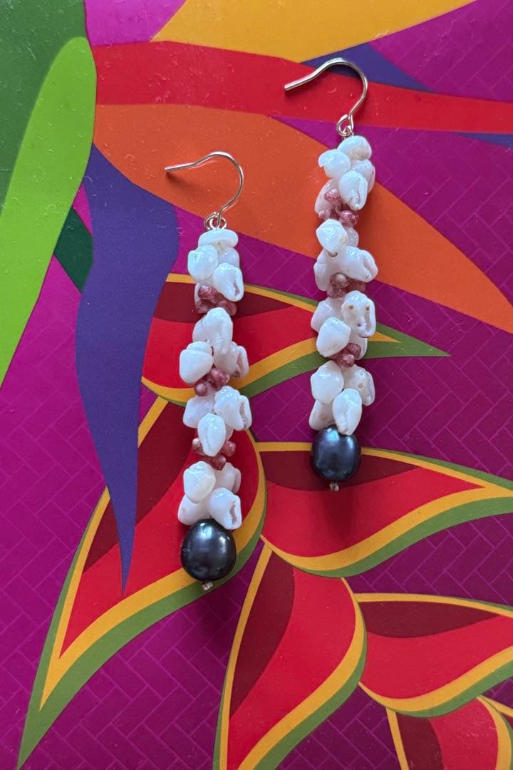 ニイハウモミとカヘレラニシェルのロングピアス