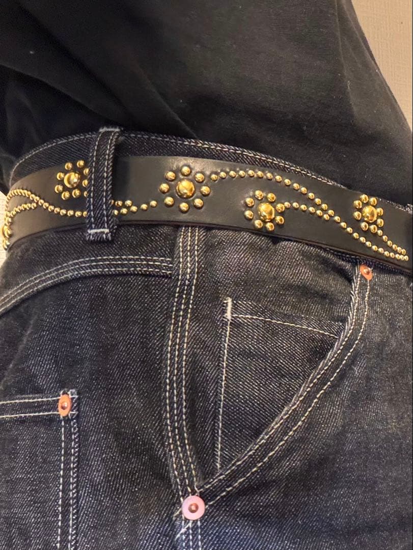 【年始セール】 フラワースタッズベルト 真鍮