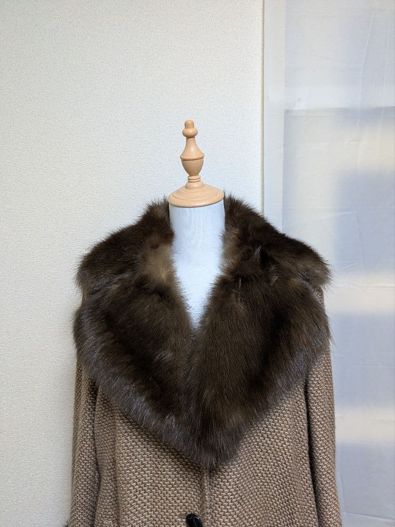 寒気特割中 ファー付きロングコート Woolの生地ベージュ