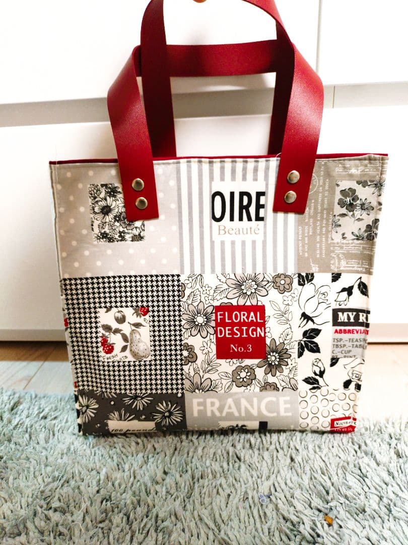 《ハンドメイド商品》廃盤3カラー小関鈴子さんパッチワーク生地♡トートバッグ♡