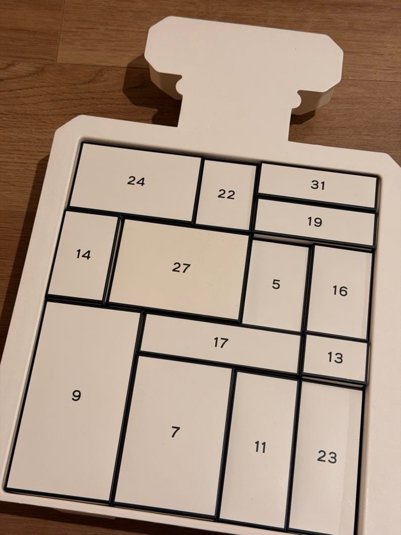 chanel アドベントカレンダーカレンダー　箱のみ