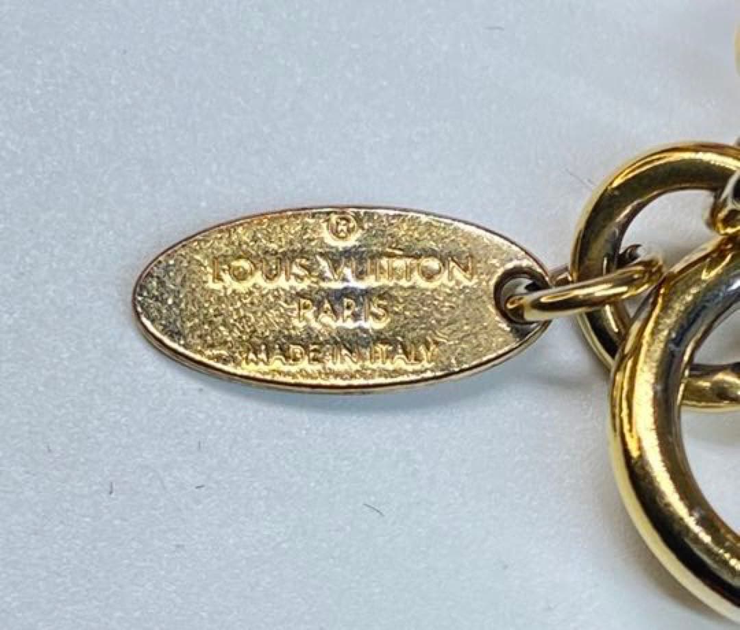 LOUIS VUITTON(ルイ ヴィトン) シングルV キーホルダー