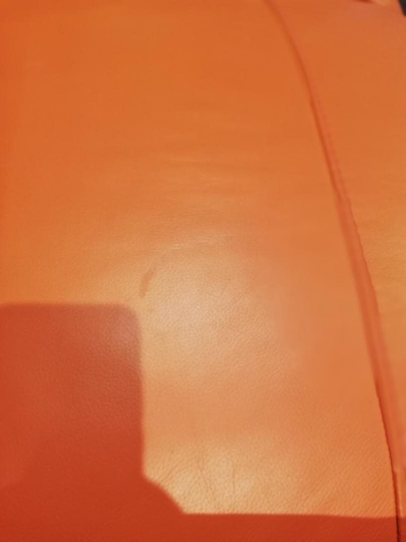 美品♠IDC大塚家具取扱い　レザーワールド　ラブソファ　B