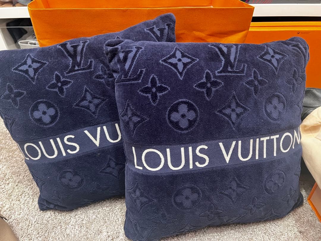 LOUIS VUITTON クッション・LV バケーション ネイビー2個ペア