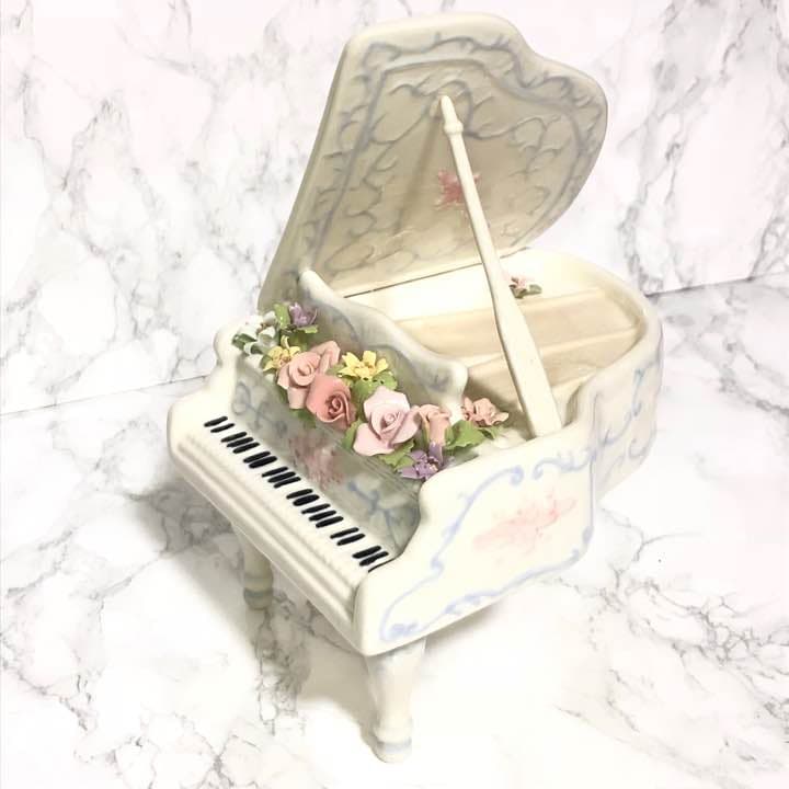 オルゴール ☆ グランドピアノ ☆ バラ ロココ 陶器 オブジェ インテリア
