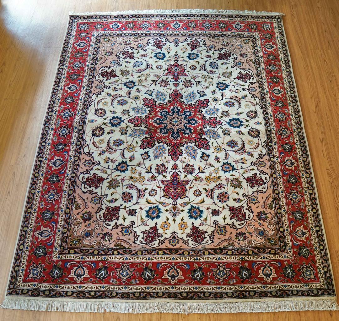 ペルシャ手織り絨毯 タブリーズ産 194×153cm