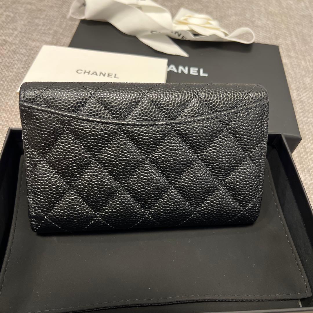 シャネル　三つ折り財布
