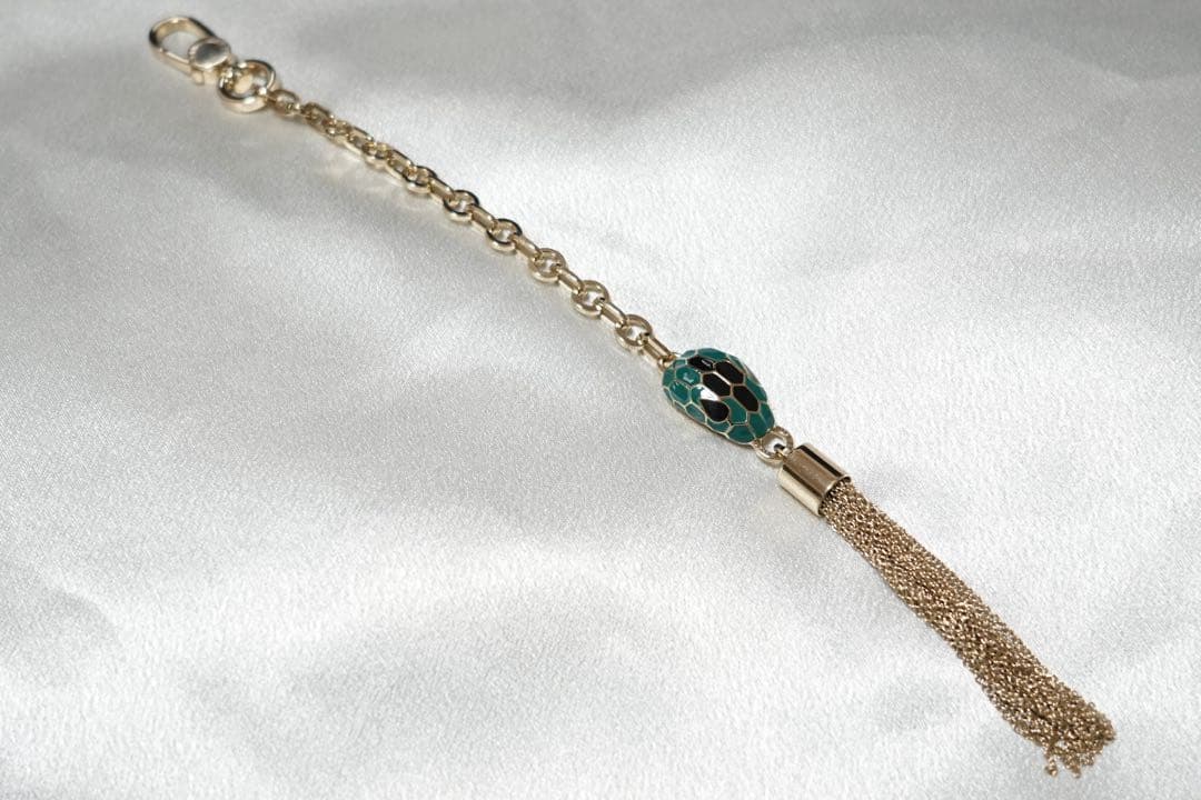 希少品 BVLGARI　ブルガリ　蛇セルペンティ　バッグチャーム　 キーホルダー