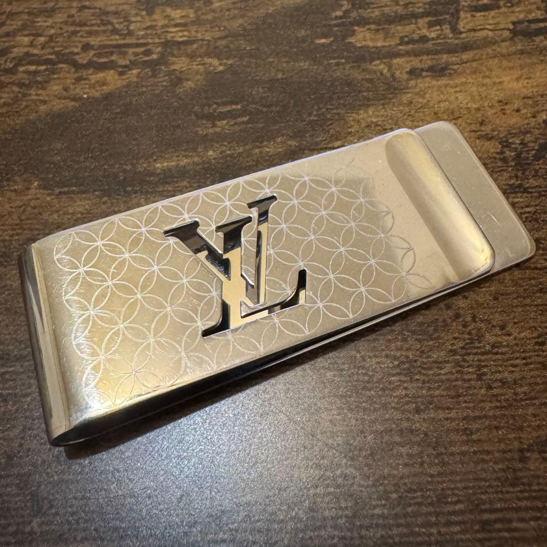 Louis Vuitton マネークリップ Y字ロゴ