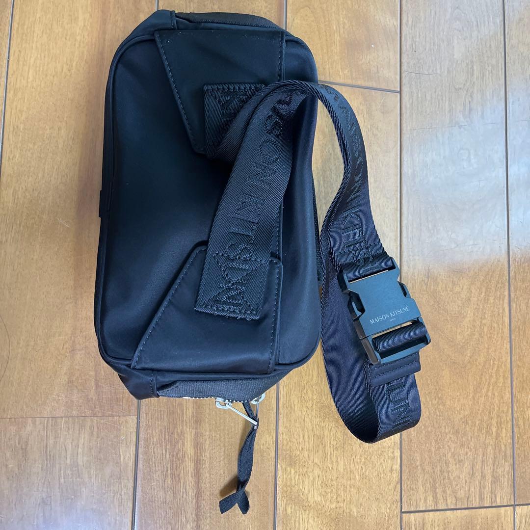 【極美品】メゾンキツネ ボディバッグ ブラック