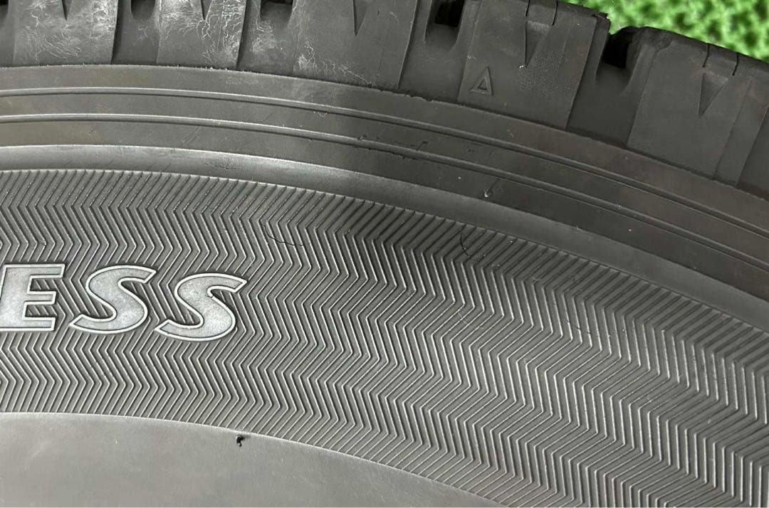 スタッドレスタイヤ 15インチ 2本セット hiace