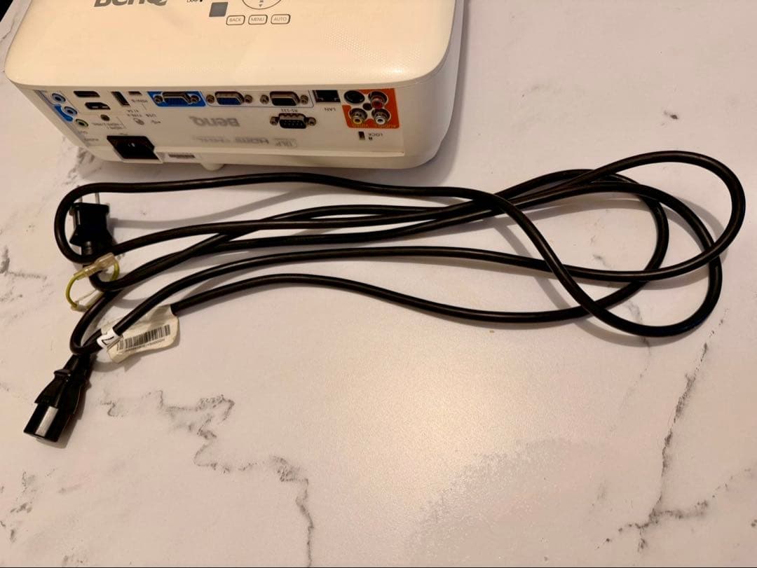 BenQ MW826ST プロジェクター 本体