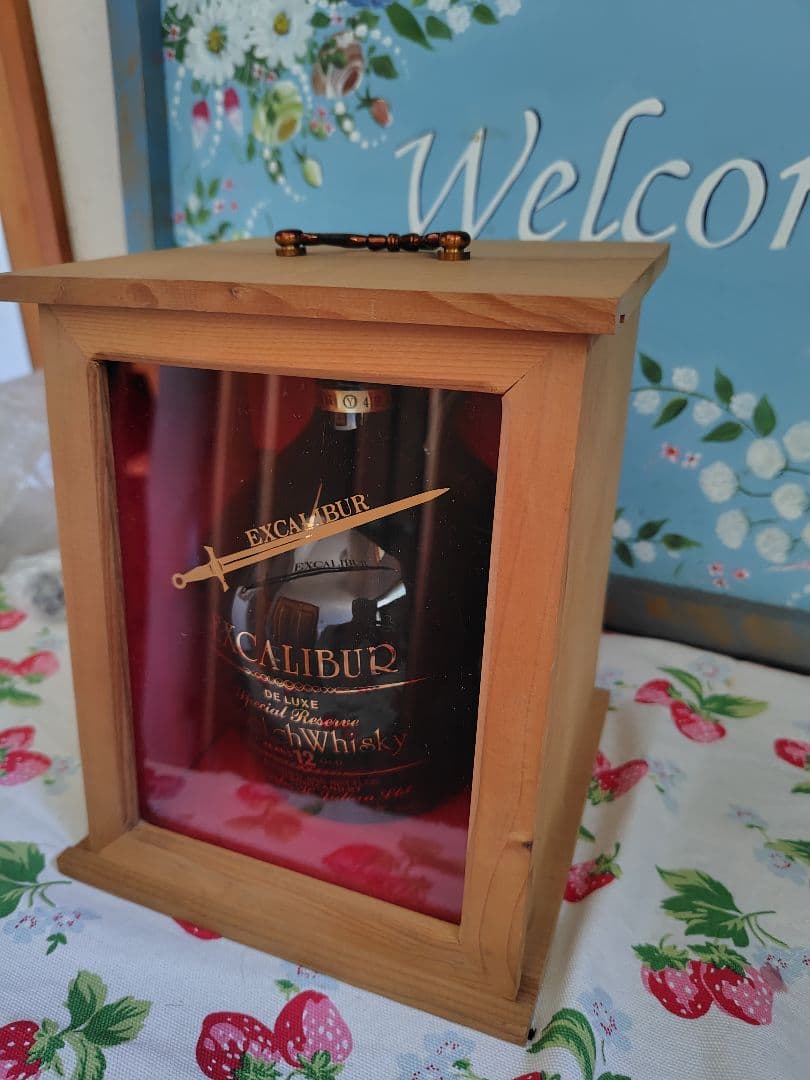 エクスカリバー　760ml デラックス　ウイスキー　１２年　陶器ボトル　箱付き