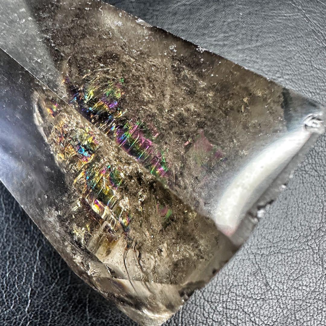 ★神秘的★レインボー魔除スモーキークォーツ六角柱☆パワーストーンA1114