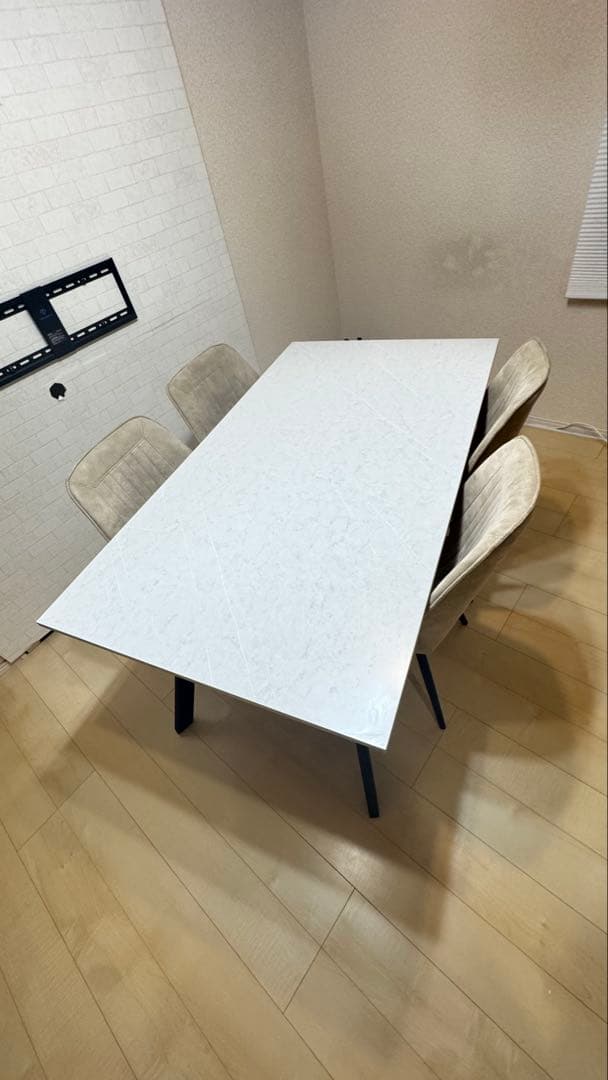 ホワイト長方形ダイニングテーブル ((引き取りお願いします))