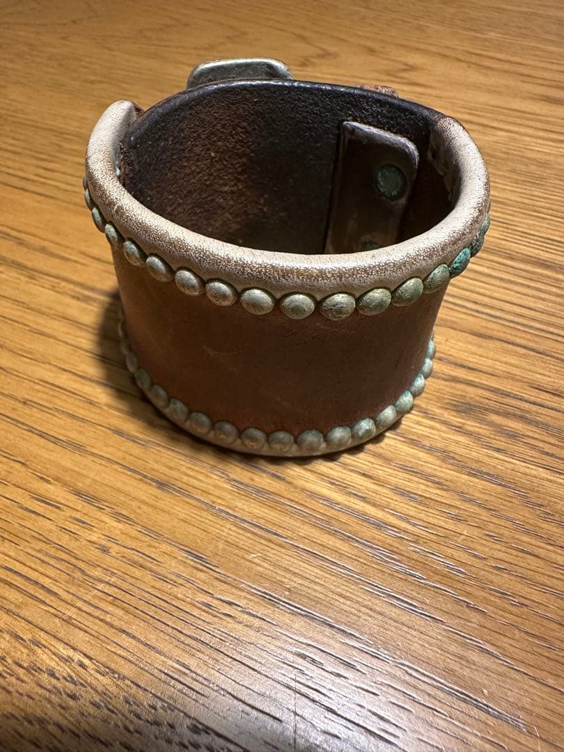 WOLF'S HEAD スタッズ レザーバングル ウルフズヘッド