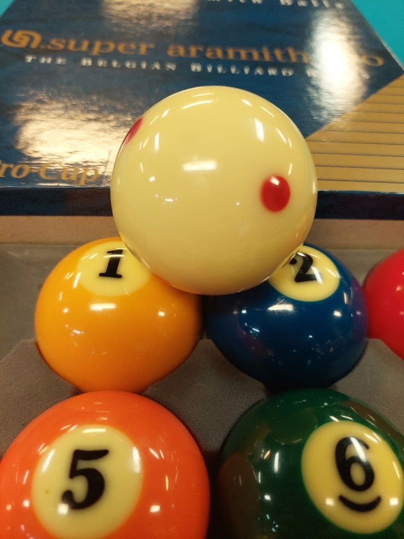 中古品　スーパーアラミスプロ　TVpro-cup　ビリヤードボール
