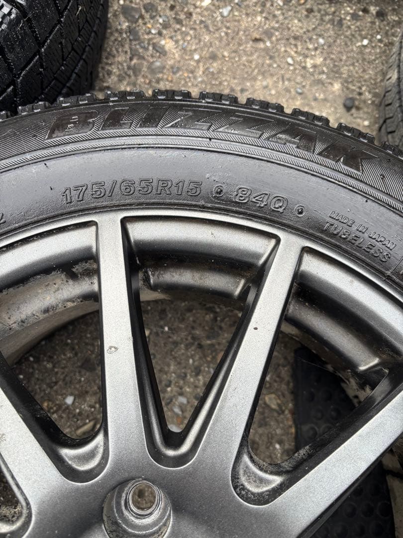 【17年製】VRX 175/65R15 ホイール付スタッドレス4本