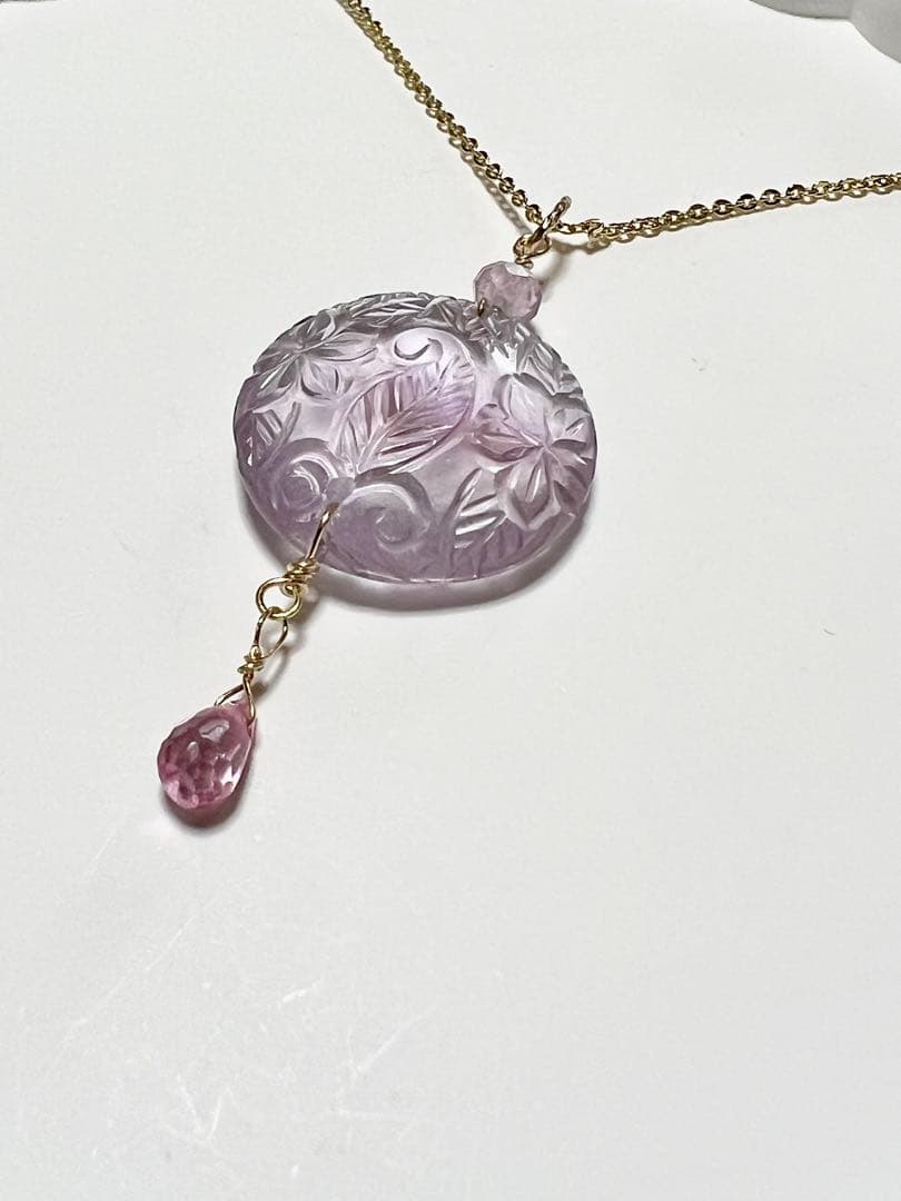 Gちゃん❤️ホワイトシェル　マーガレット　カービング　他　14kgfピアス