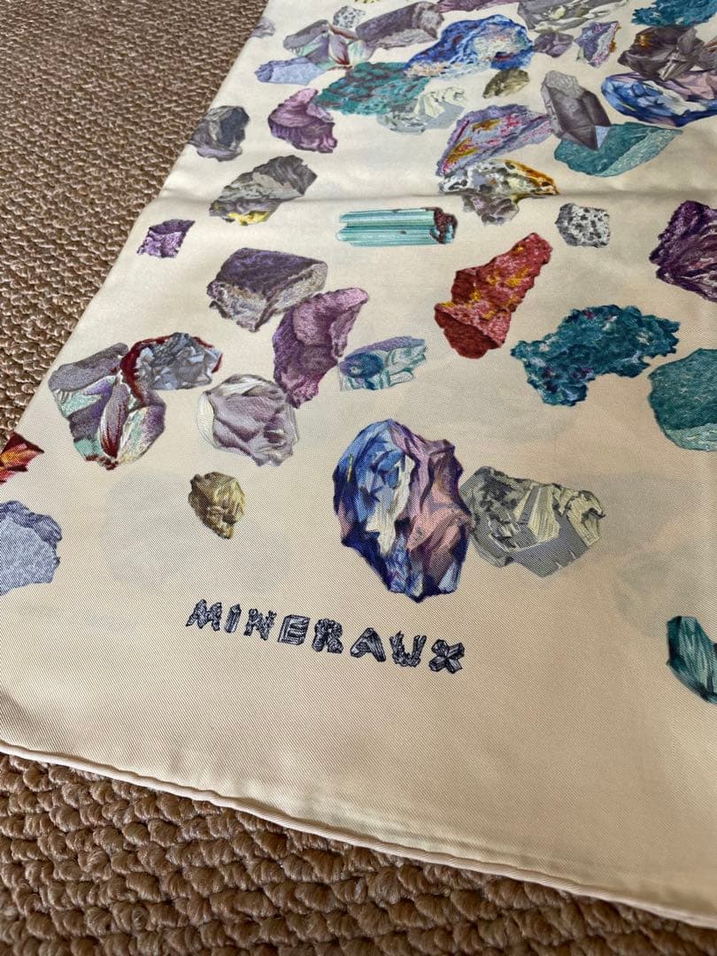希少HERMES MINERAUX 鉱石柄 カレスカーフ✴︎コレクターズアイテム