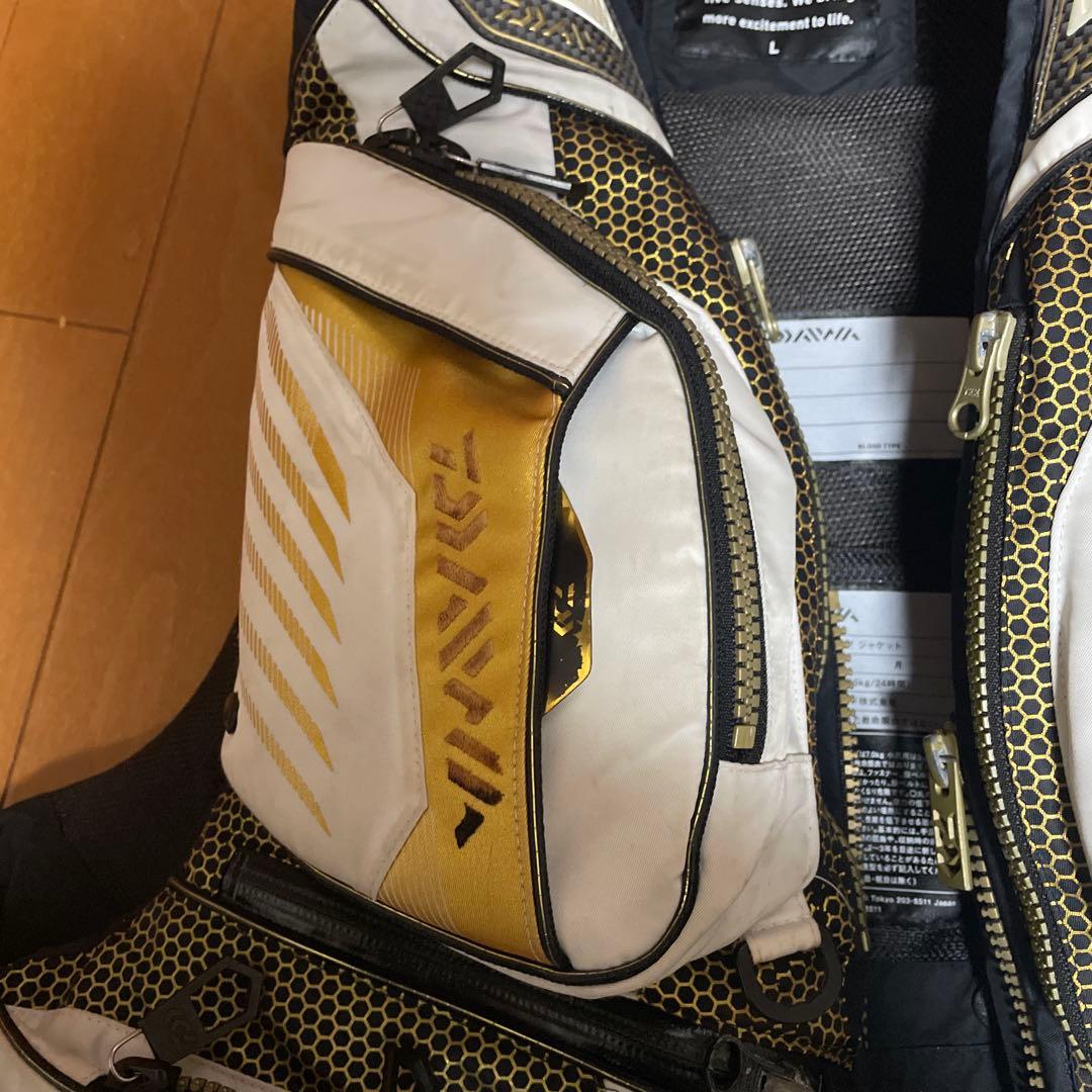 ダイワ ライフジャケット ホワイト/ブラック